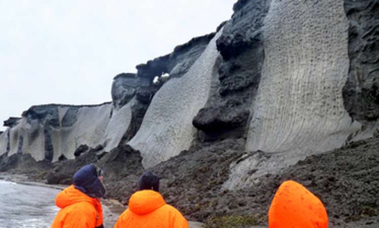 Thawing permafrost amplifies climate change